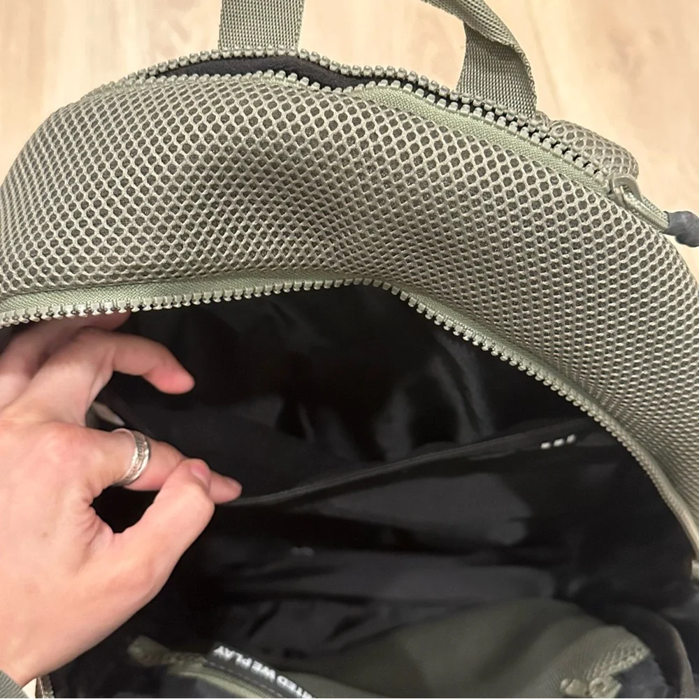 EUC Adidas Mesh Backpack - Picture 6 of 9